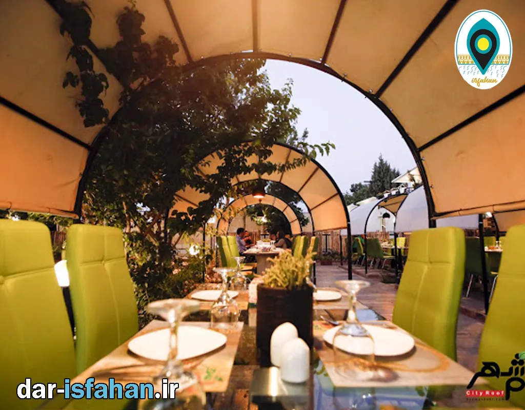 کافه بام شهر اصفهان